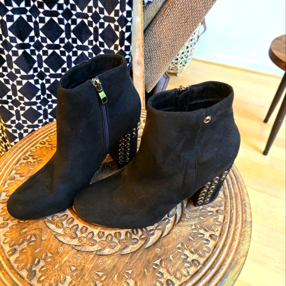 New Black Suede Olivia Miller Kenai Women's Ankle Boots, Size 8.5